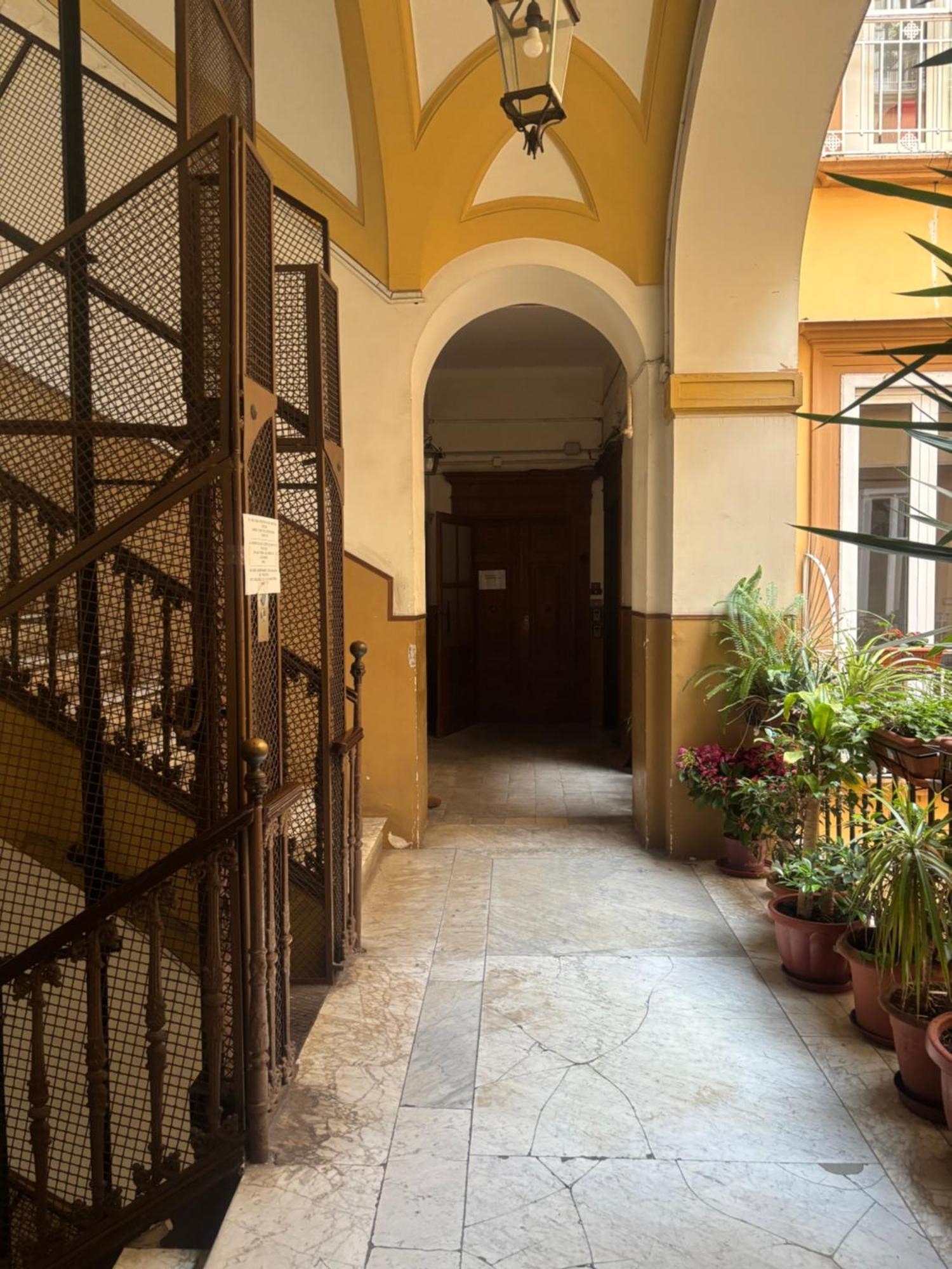 Centro Antico 77 *